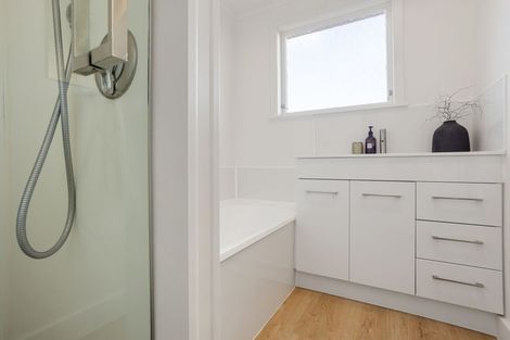 Photo of property in 2 Bowen Place, St Andrews, Hamilton, 3200