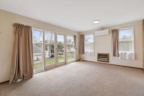 Photo of property in 5 Sunvue Road, Glen Eden, Auckland, 0602