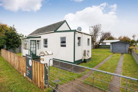 Photo of property in 45/45b Avenue Road, Foxton, 4814