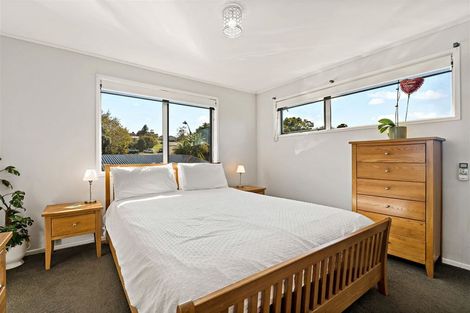 Photo of property in 3 Rehia Road, Massey, Auckland, 0614