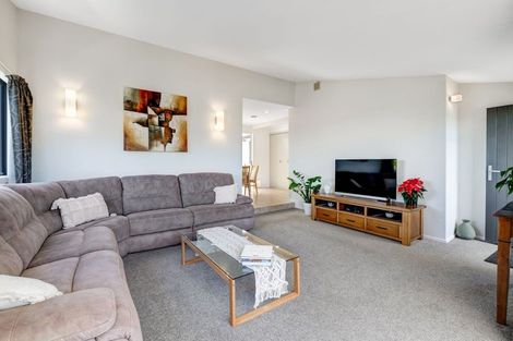 Photo of property in 28 Gilshennan Valley, Red Beach, 0932