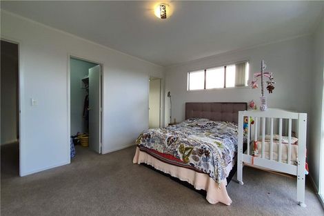 Photo of property in 12 Cherub Place, West Harbour, Auckland, 0618