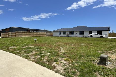 Photo of property in 6 Ash Close, Levin, 5510