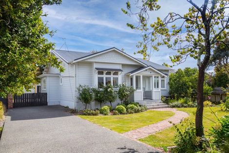 Photo of property in 35 Cambridge Terrace, Masterton, 5810