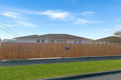 Photo of property in 23 Holland Crescent, Bulls, 4818