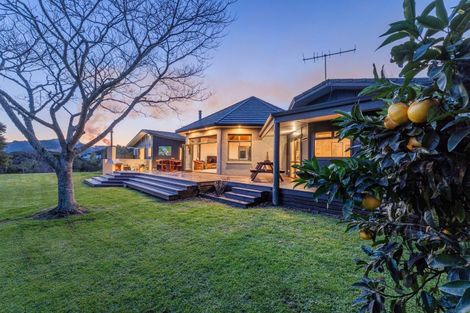 Photo of property in 16 Tarapatiki Drive, Whitianga, 3510