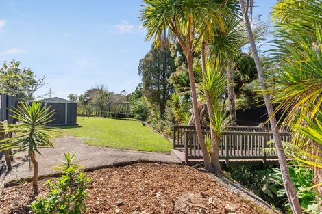 Photo of property in 18 Grassmere Road, Henderson Valley, Auckland, 0612