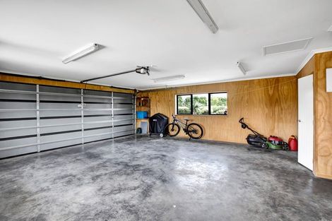 Photo of property in 135 Sealy Road, Omata, New Plymouth, 4374
