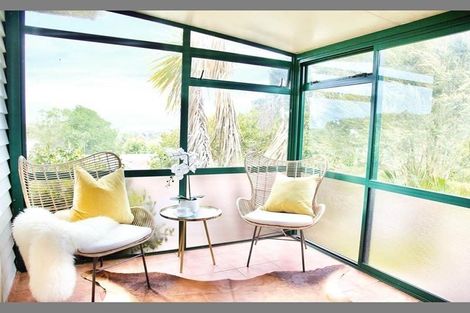 Photo of property in 12 Donovan Avenue, Massey, Auckland, 0614