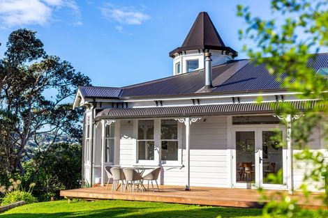 Photo of property in 21 Priscilla Crescent, Mornington, Wellington, 6021