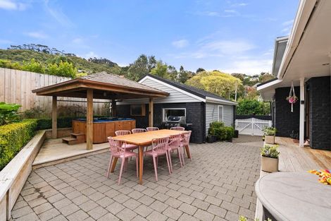 Photo of property in 18a Burma Road, Khandallah, Wellington, 6035