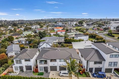 Photo of property in 6/684 Te Atatu Road, Te Atatu Peninsula, Auckland, 0610