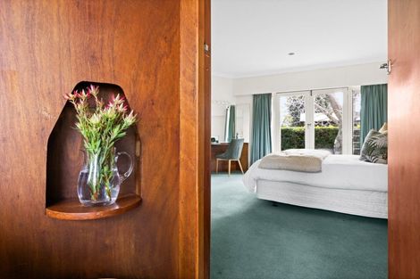 Photo of property in 16 Howard Road, Taradale, Napier, 4112