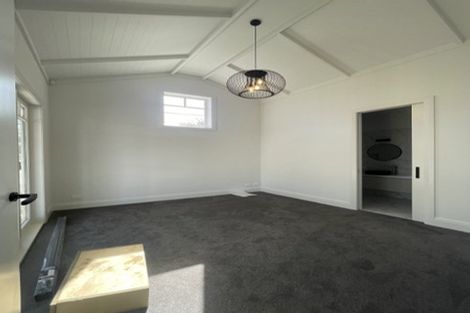 Photo of property in 50 Wairoa Road, Narrow Neck, Auckland, 0624