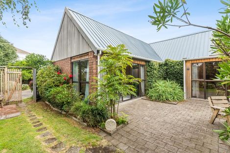 Photo of property in 100 Rimu Road, Raumati Beach, Paraparaumu, 5032