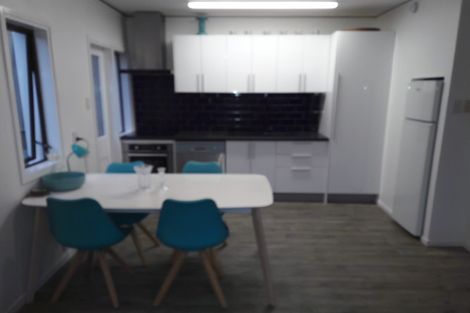 Photo of property in 2f2 Oriental Terrace, Mount Victoria, Wellington, 6011