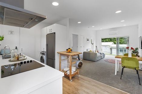 Photo of property in 14u7 Atkinson Street, Newlands, Wellington, 6037