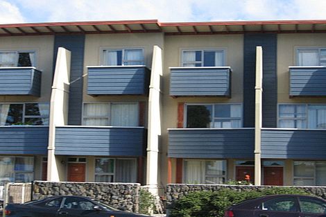 Photo of property in 17/3 Riverside Road, Orewa, 0931