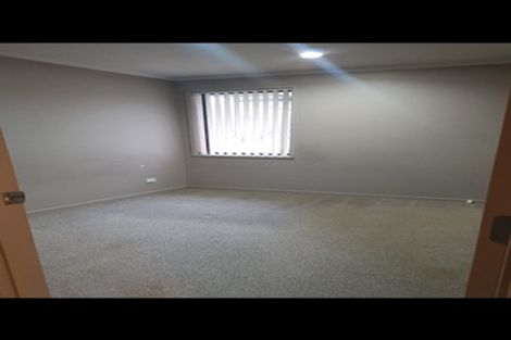 Photo of property in 33 Plumley Crescent, Mangere, Auckland, 2022