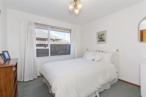 Photo of property in 64 Apsley Drive, Avonhead, Christchurch, 8042