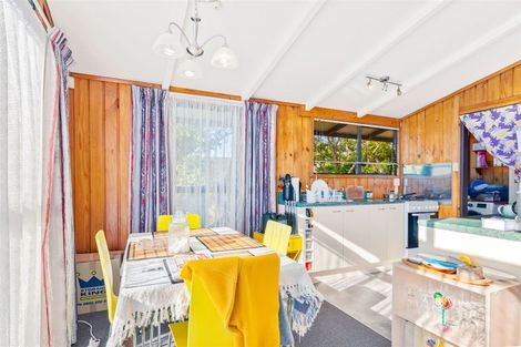 Photo of property in 5 Kemp Road, Massey, Auckland, 0614