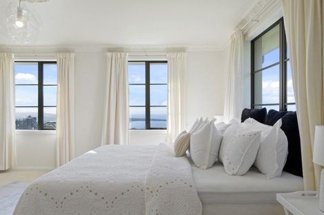 Photo of property in 70 Belleview Terrace, Mount Pleasant, Christchurch, 8081