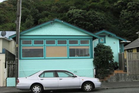 Photo of property in 188 The Esplanade, Island Bay, Wellington, 6023