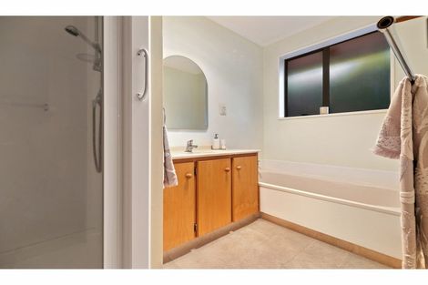 Photo of property in 5 Elsom Lane, Avonhead, Christchurch, 8042