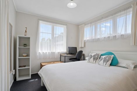 Photo of property in 15 Renata Crescent, Te Atatu Peninsula, Auckland, 0610