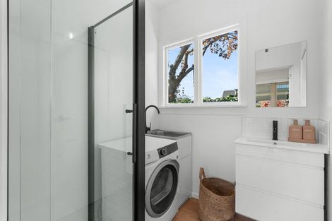 Photo of property in 24 Riverview Street, Beckenham, Christchurch, 8023