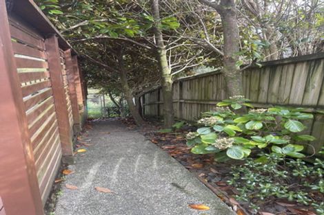 Photo of property in 12 Stubbs Place, Fairview Heights, Auckland, 0632