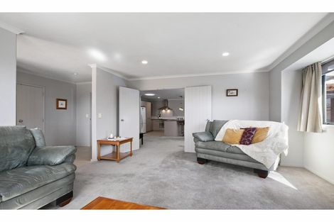 Photo of property in 8 Logan Place, Waiuku, 2123