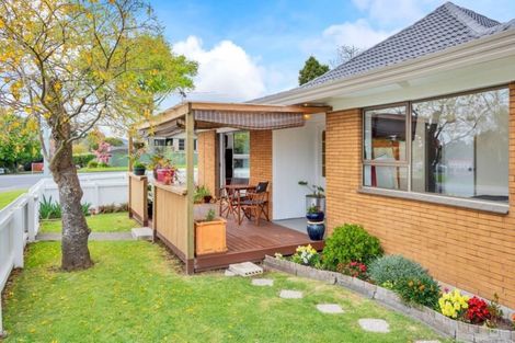 Photo of property in 2/423 Great South Road, Rosehill, Papakura, 2113