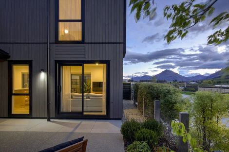 Photo of property in 9 Mcgibbon Lane, Jacks Point, 9371