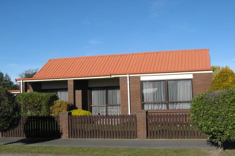 Photo of property in 2/49 Castletown Place, New Brighton, Christchurch, 8083