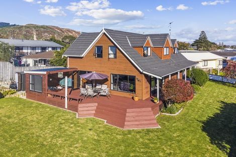 Photo of property in 77 Aorangi Road, Paraparaumu, 5032