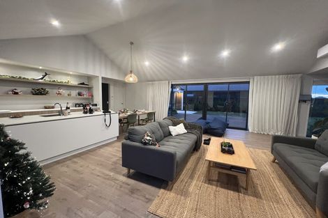 Photo of property in 12 Irvines Track, Halswell, Christchurch, 8025
