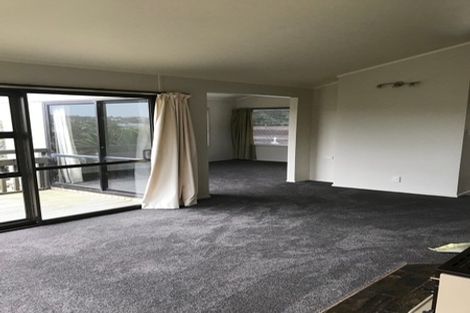 Photo of property in 38 Tree View Avenue, Glenfield, Auckland, 0629