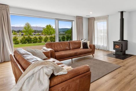 Photo of property in 9 Brewster Crescent, Lake Hawea, Wanaka, 9382