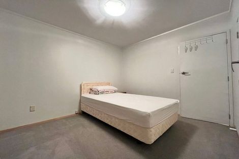 Photo of property in 50 Tamahere Drive, Glenfield, Auckland, 0629