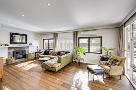 Photo of property in 70 Reynolds Road, Havelock North, 4130