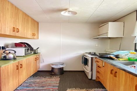 Photo of property in 3 Lynwood Road, New Lynn, Auckland, 0600