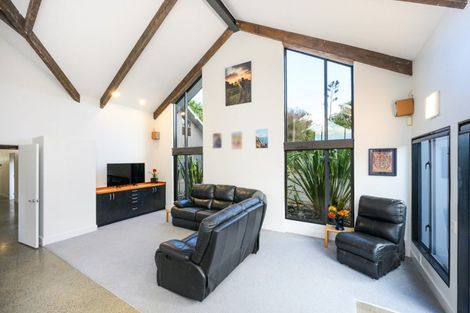 Photo of property in 151 Summerhill Drive, Fitzherbert, Palmerston North, 4410