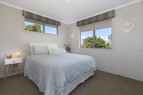 Photo of property in 22 Vista Close, Omokoroa, 3114