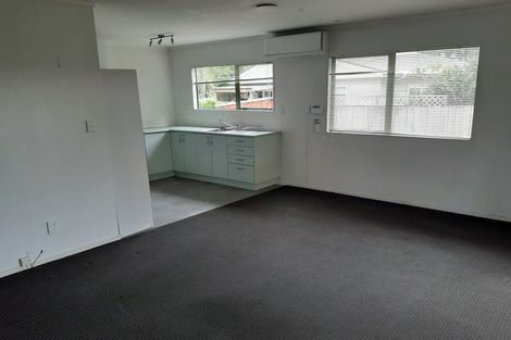 Photo of property in 17a Enderby Drive, Te Atatu Peninsula, Auckland, 0610