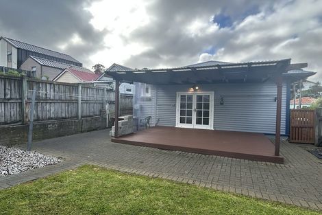 Photo of property in 15 Rolleston Street, Mount Cook, Wellington, 6021