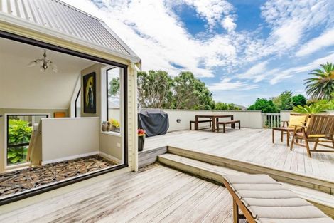 Photo of property in 21 Ocean Road, Paraparaumu Beach, Paraparaumu, 5032