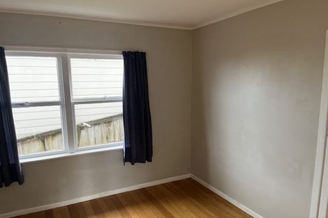 Photo of property in 1/33 Roberts Road, Glenfield, Auckland, 0629