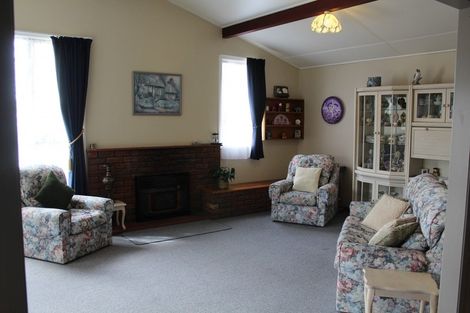 Photo of property in 127 Guy Street, Dannevirke, 4930