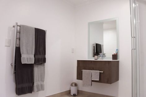 Photo of property in 18 Kauri Road, Waikanae, 5036